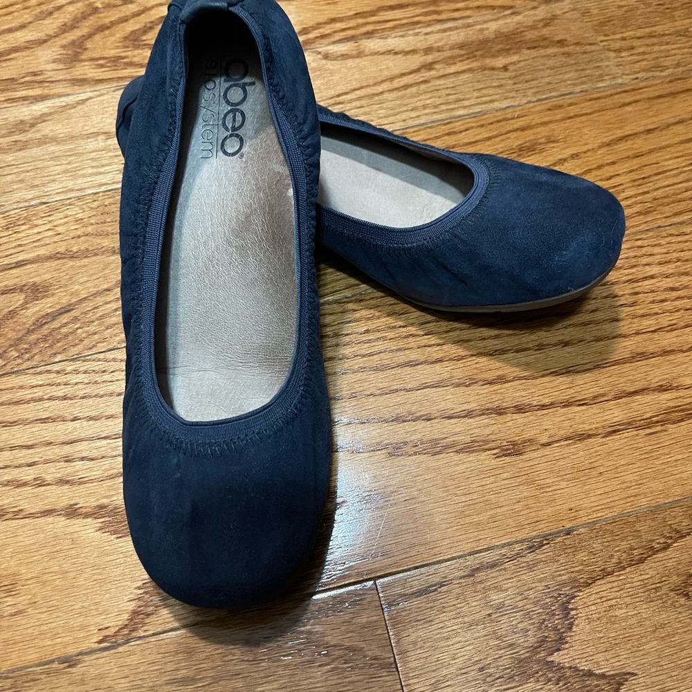 Abeo Tia women’s blue suede ballet flats size 8.0 BIO system neutral art support